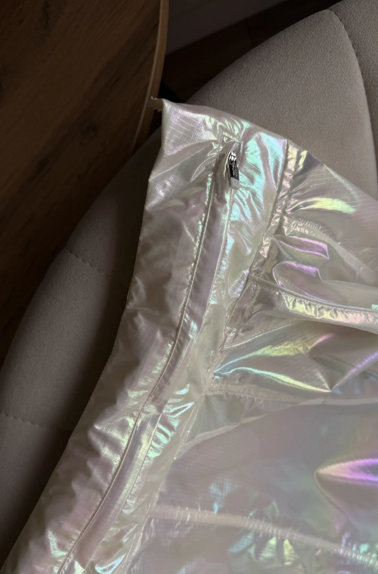 Ветровка Calvin Klein Performance Iridescent - миниатюра 3