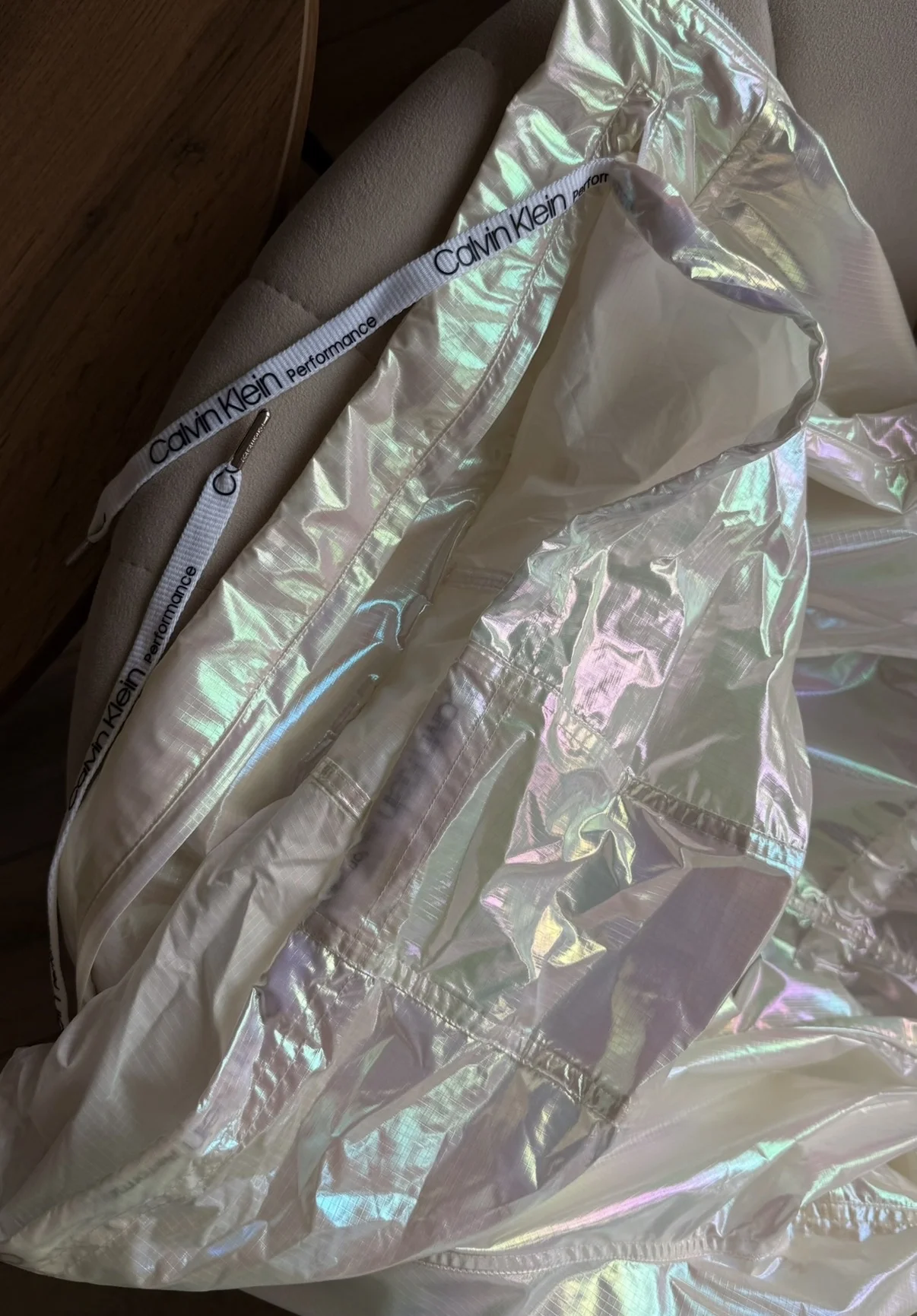 Ветровка Calvin Klein Performance Iridescent - миниатюра 4