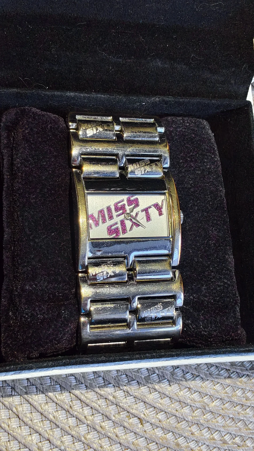 женские наручные часы Miss Sixty Time - миниатюра 4