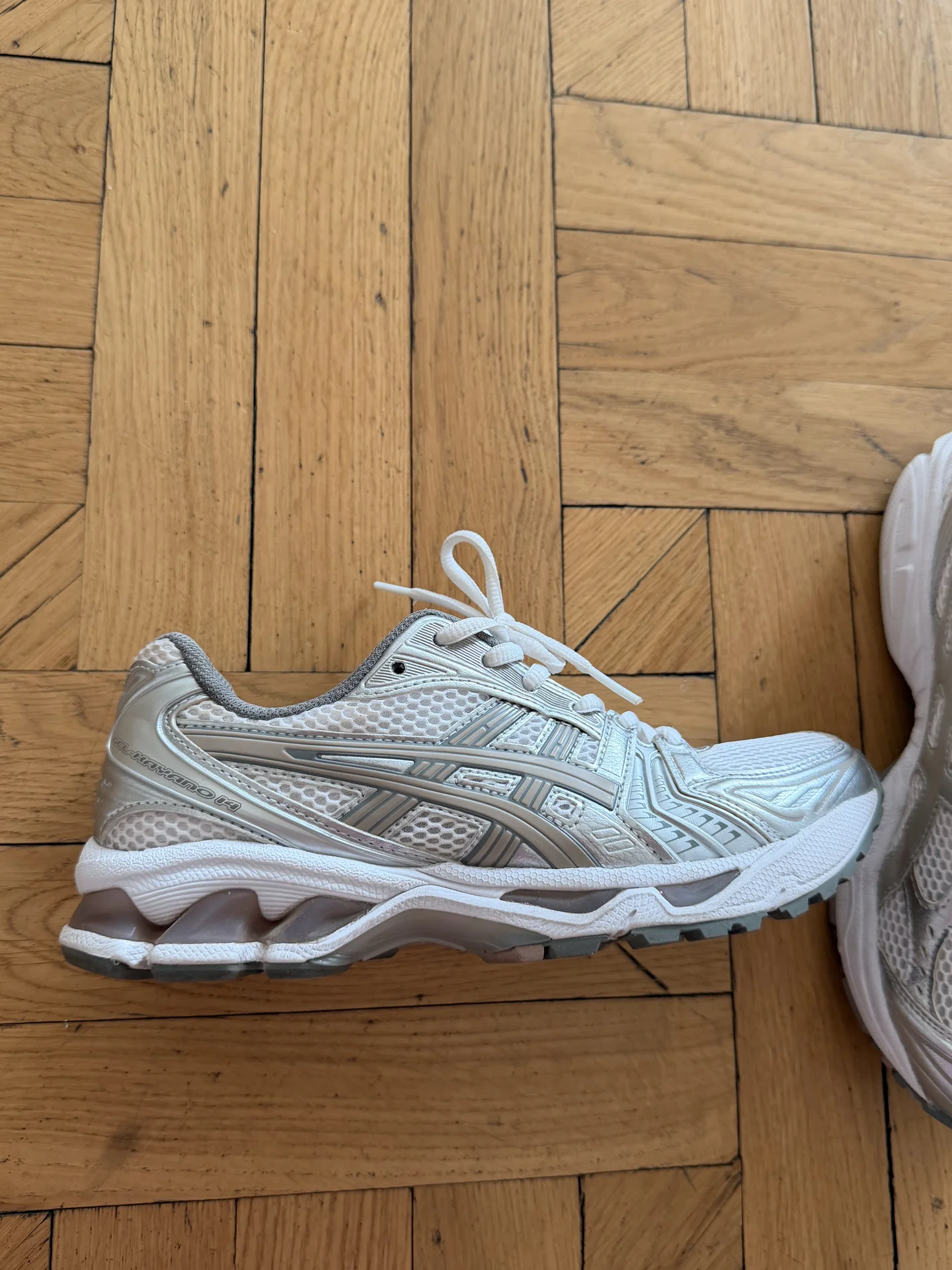 Кроссовки ASICS - миниатюра 4