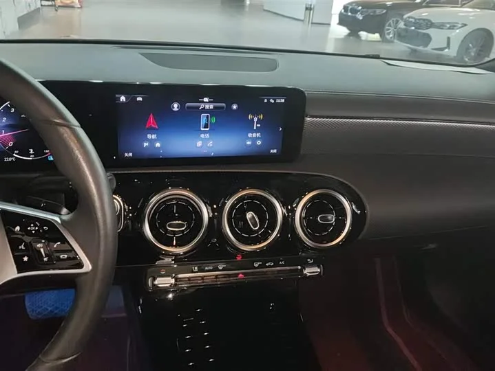 Mercedes-Benz A-Class A 180 L 2024 г.в. - миниатюра 6
