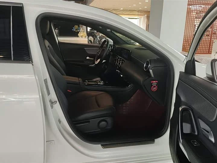 Mercedes-Benz A-Class A 180 L 2024 г.в. - миниатюра 10