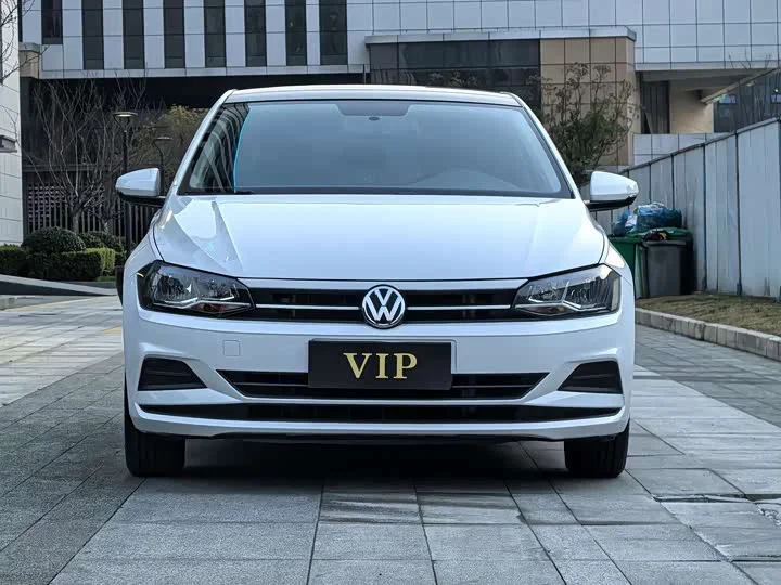 Volkswagen Polo Plus 1.5L  AMT 2023 г.в. - миниатюра 3