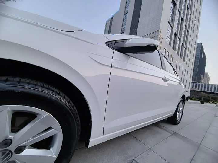 Volkswagen Polo Plus 1.5L  AMT 2023 г.в. - миниатюра 4