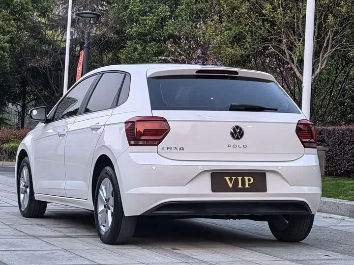 Volkswagen Polo Plus 1.5L  AMT 2023 г.в. - миниатюра 5
