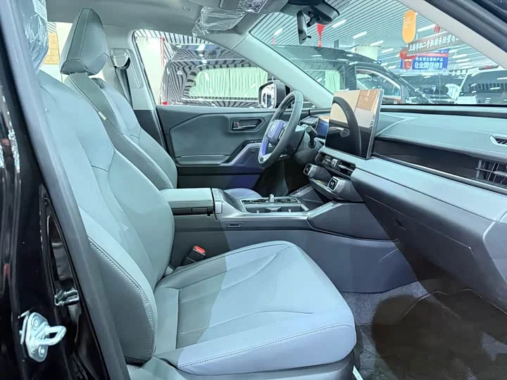 TOYOTA RAV 4 2026 г.в. - миниатюра 9