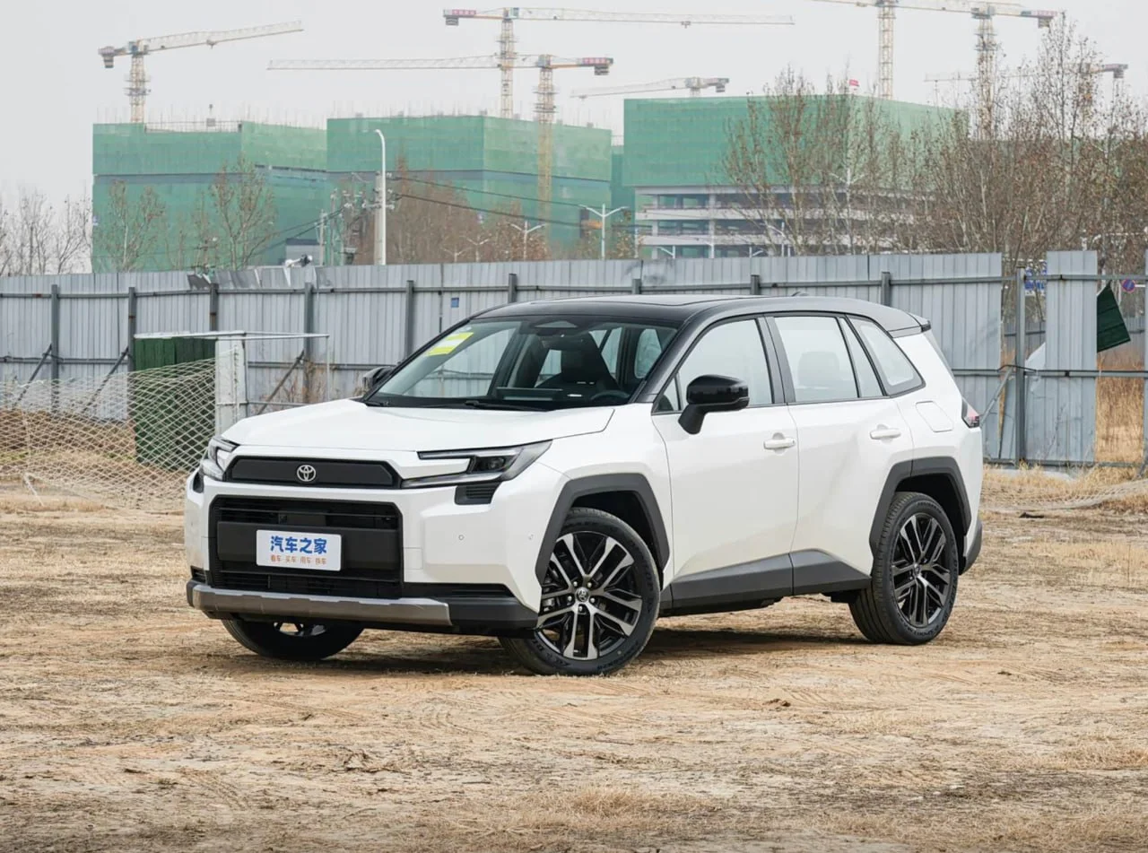 TOYOTA RAV 4 2026 г.в. - изображение 1