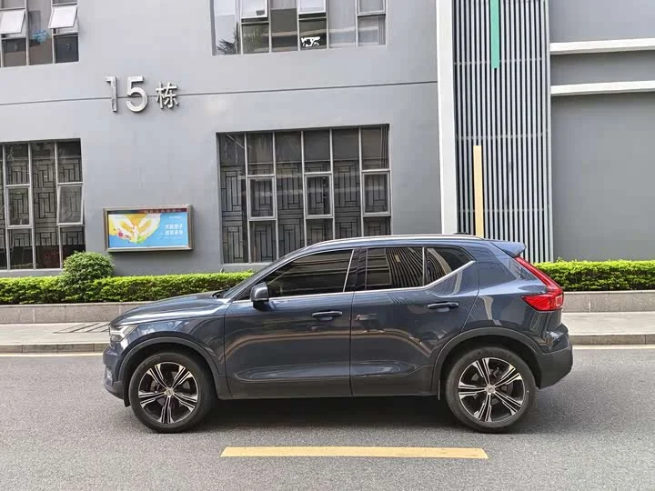 Volvo XC40 2023 г.в. - миниатюра 2