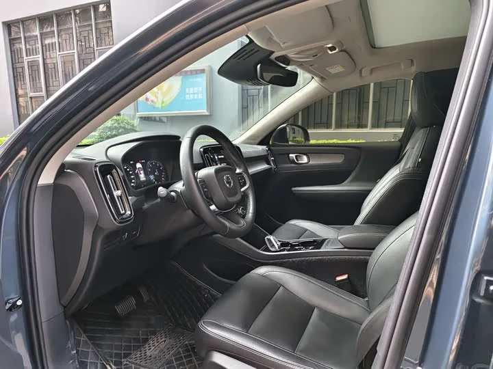 Volvo XC40 2023 г.в. - миниатюра 16