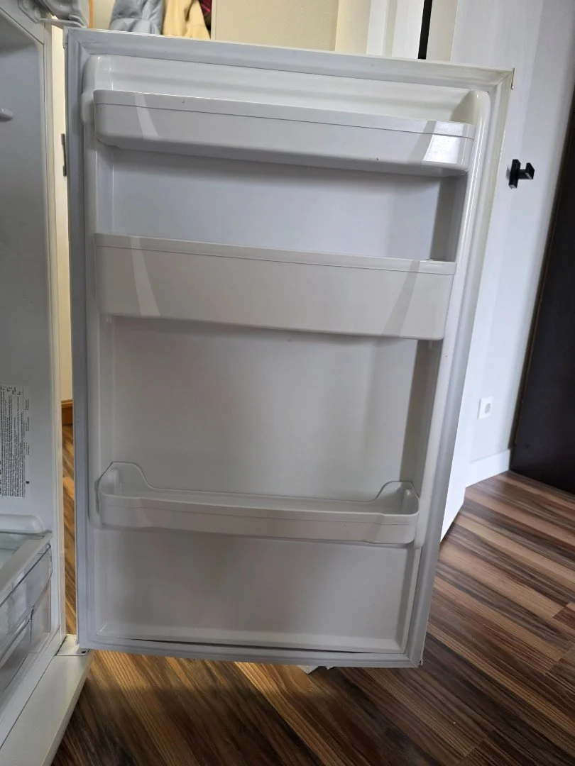 Холодильник Indesit - миниатюра 4