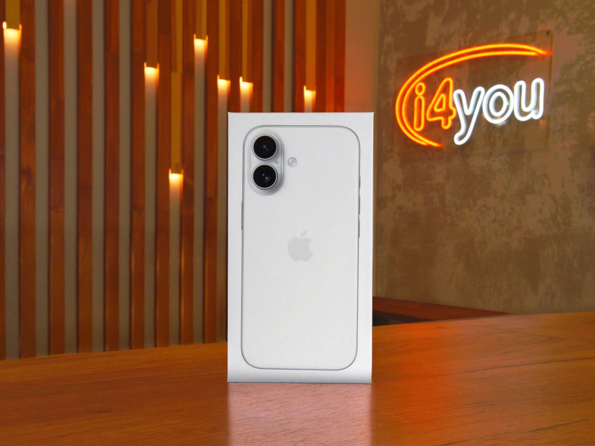 iPhone 17, 256 ГБ, SIM + eSIM - миниатюра 3