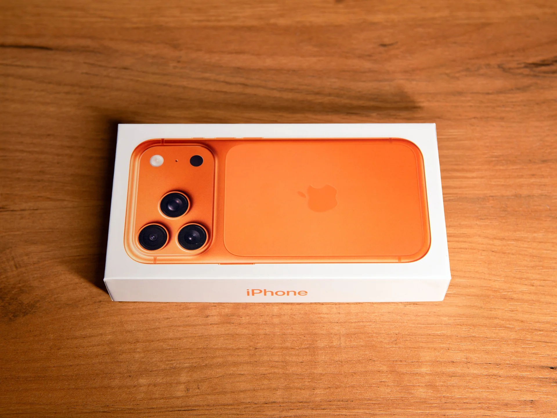 Коробка 17 Pro Max Cosmic Orange - изображение 1