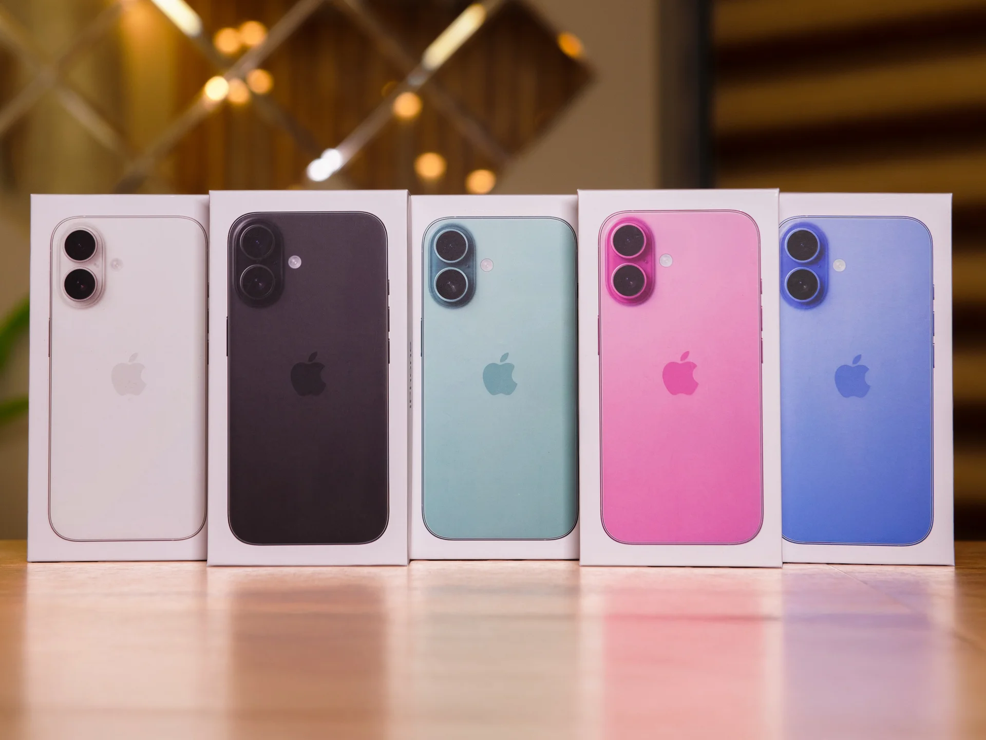 Коробка iPhone 16 Plus White (Белый) - миниатюра 4