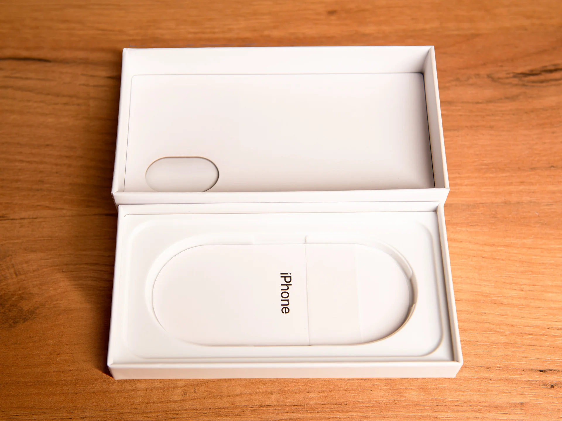 Коробка iPhone 16 White (Белый) - миниатюра 3