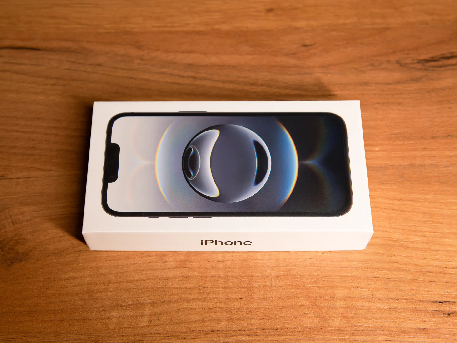 Коробки iPhone 16e - миниатюра 2
