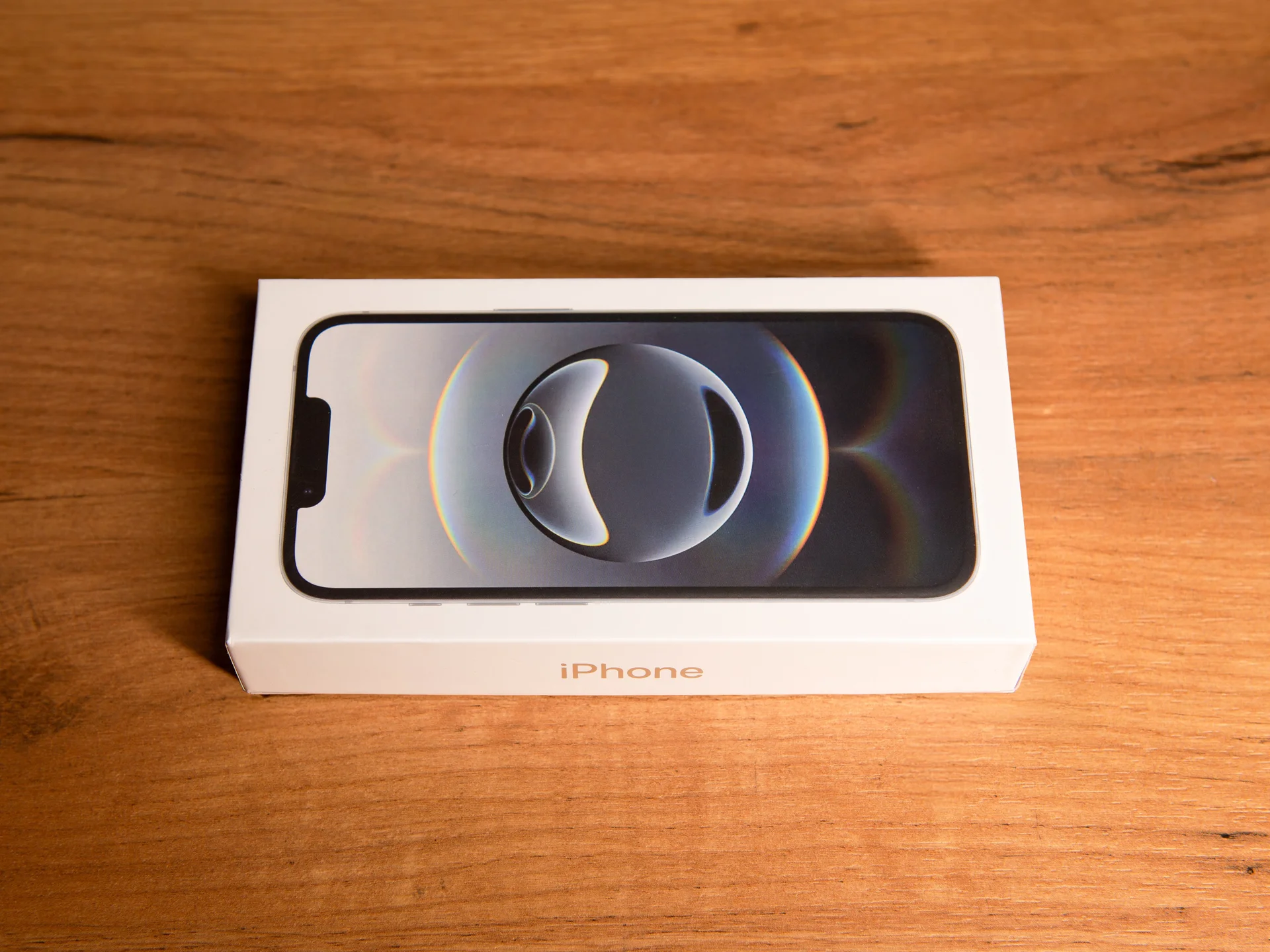 Коробки iPhone 16e - миниатюра 3