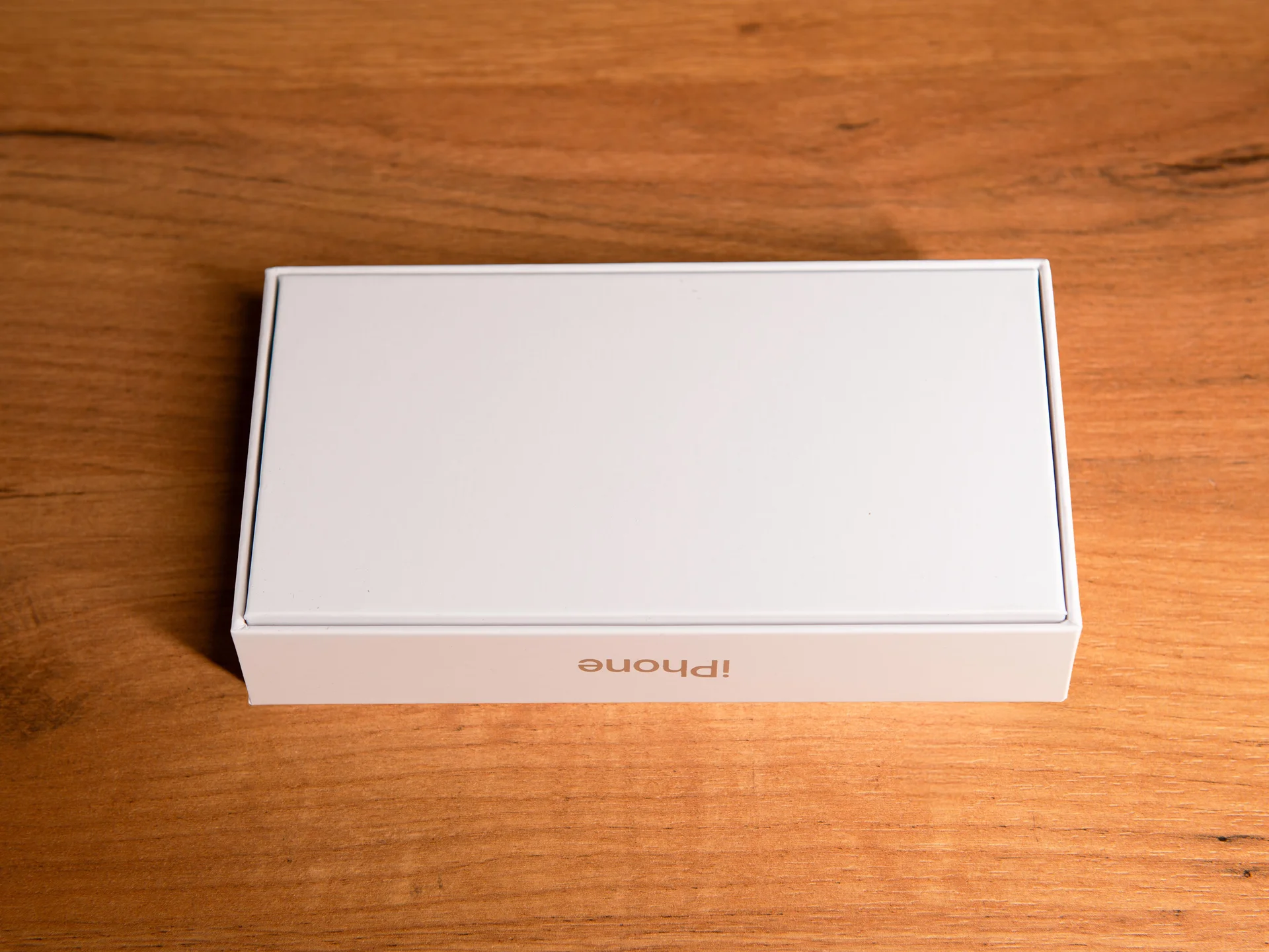Коробка iPhone 15 Pro Max Natural Titanium (серый) - миниатюра 2