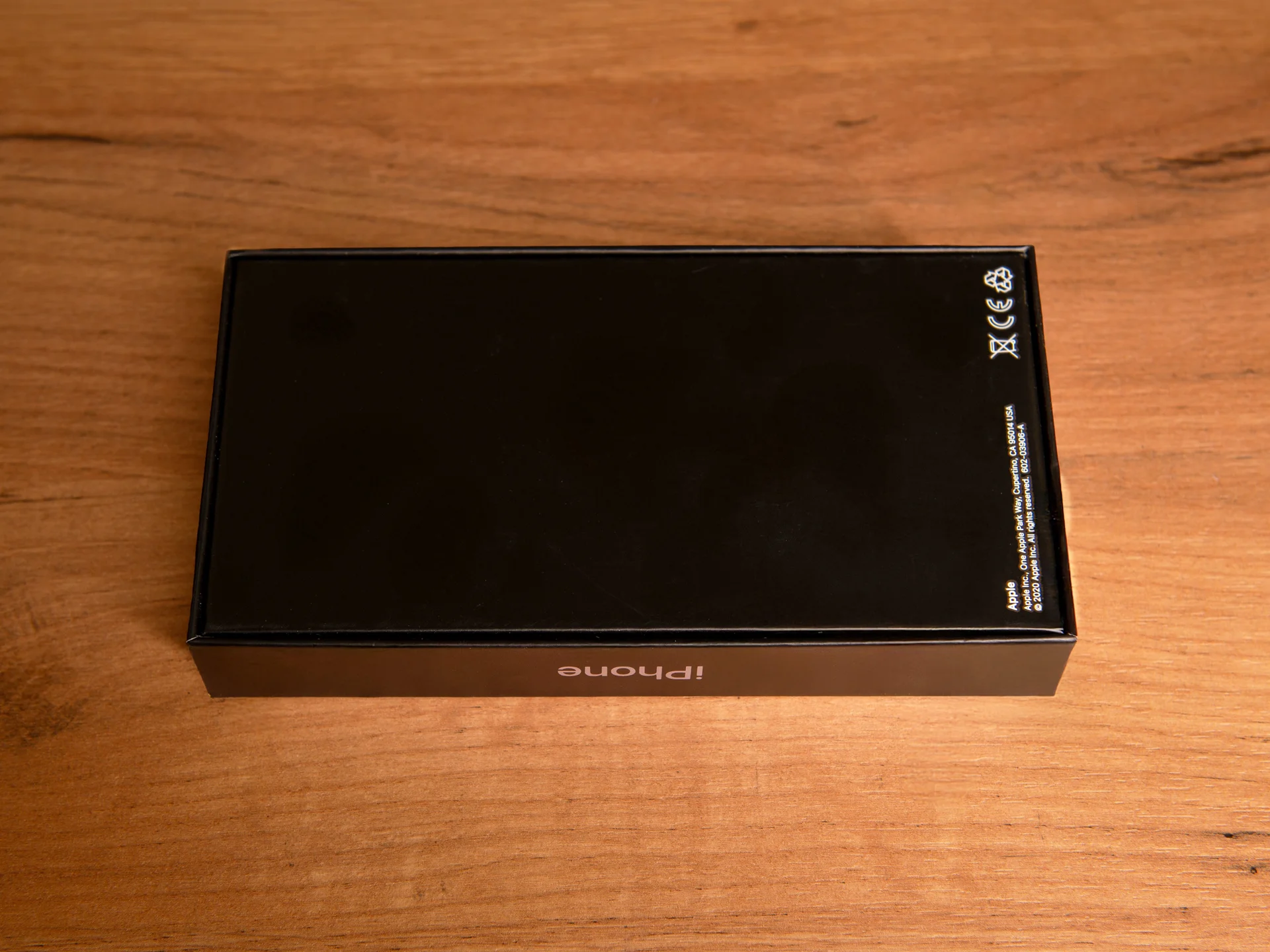 Коробка iPhone 12 Pro Gold (Золотой) - миниатюра 2