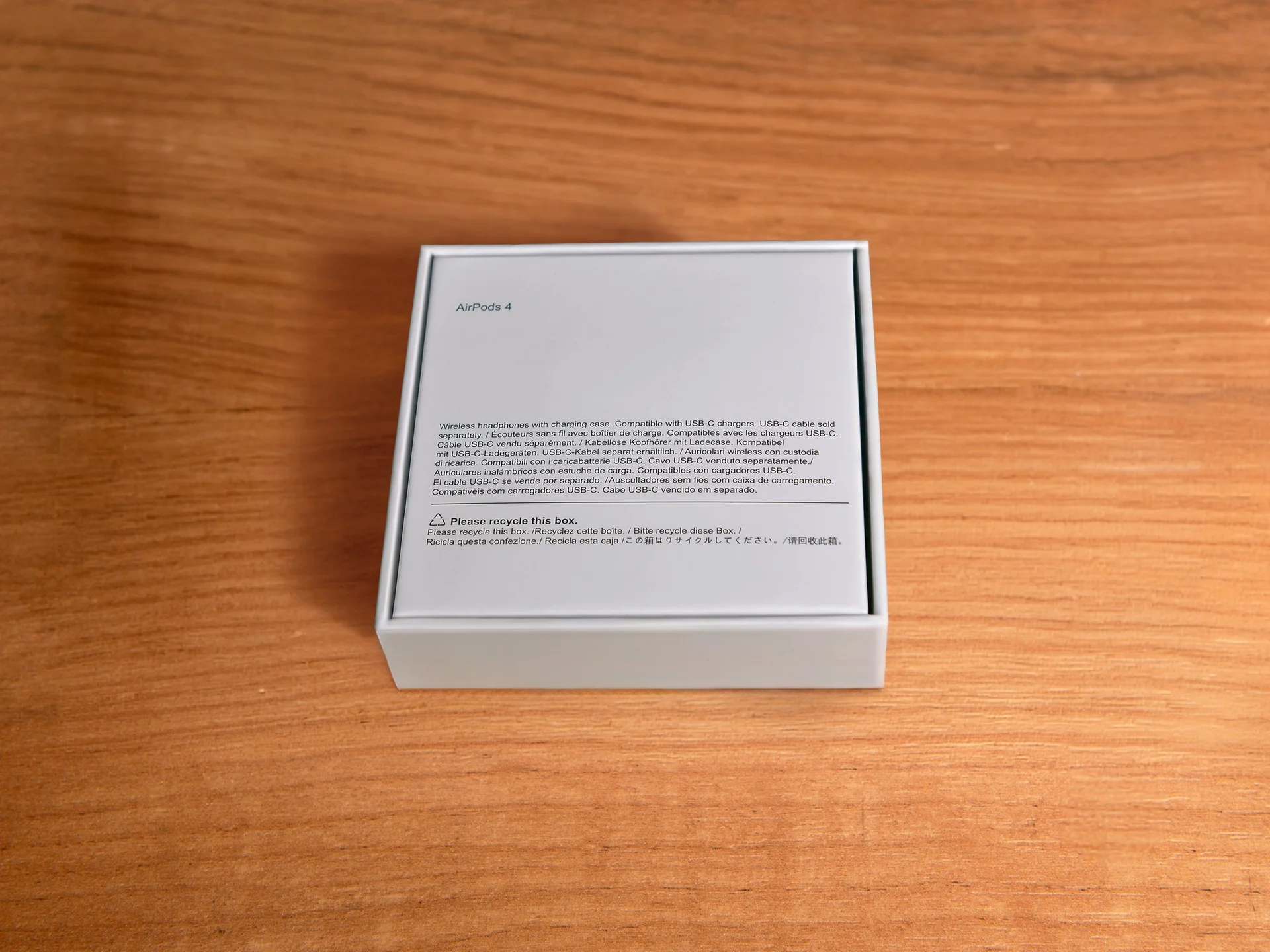 Коробка AirPods 4 - миниатюра 2