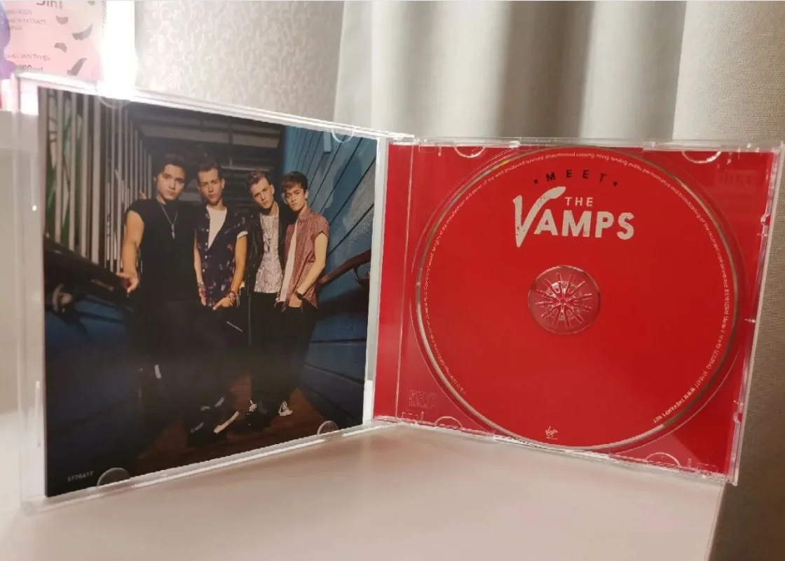 Meet The Vamps (CD-диск) - миниатюра 2
