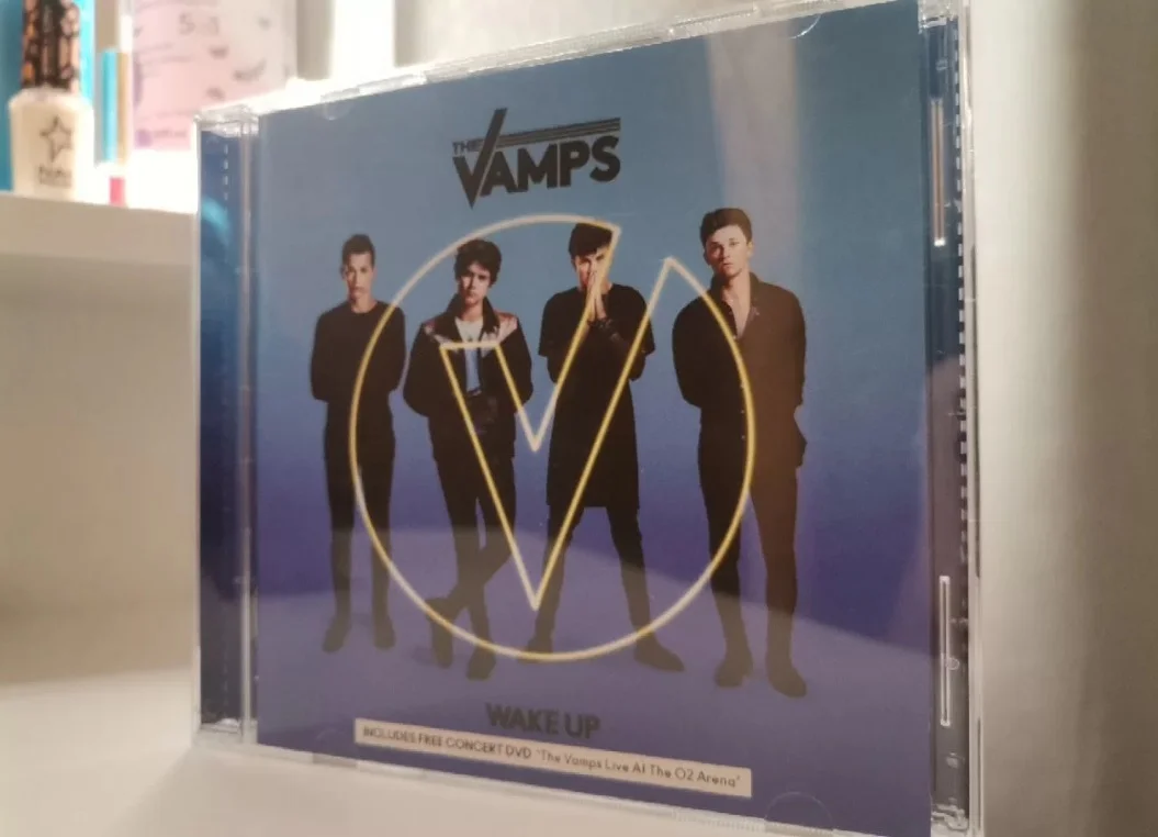 The Vamps - Wake Up (CD) + Concert (DVD) - миниатюра 2