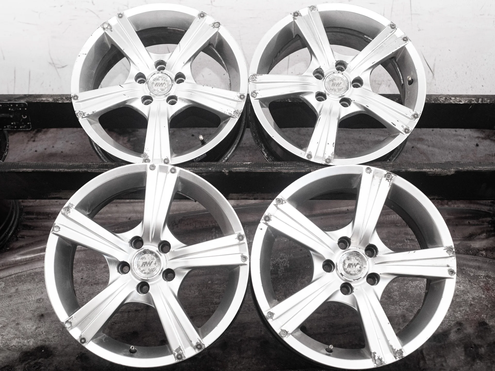 Диски б/y литые R16 Chevrolet Cruze 7Jx16 ET39 5x105 D56.6
