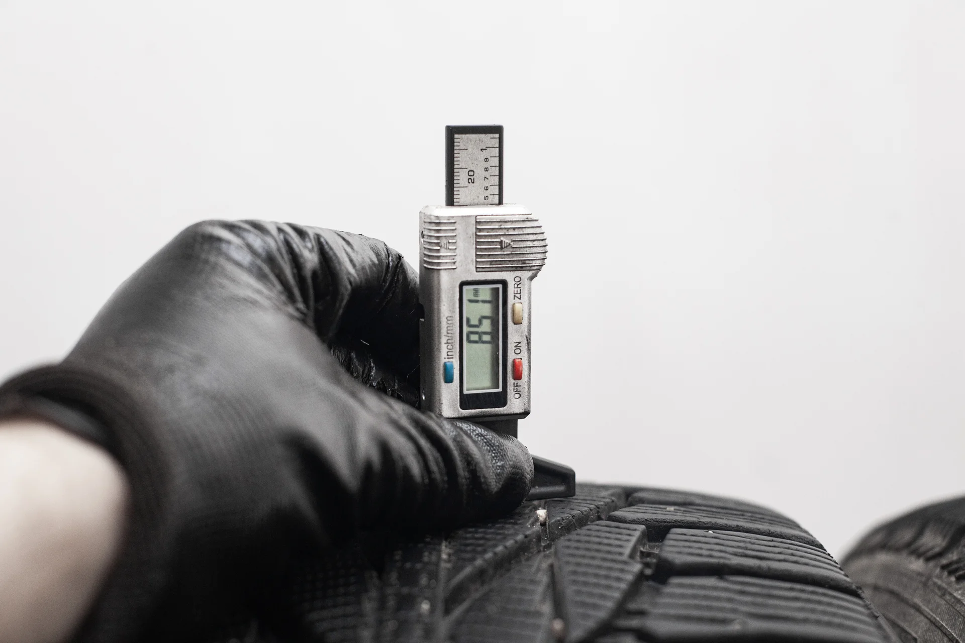 Nokian Hakkapeliitta R2 SUV 255/55 R19 111R XL - миниатюра 2