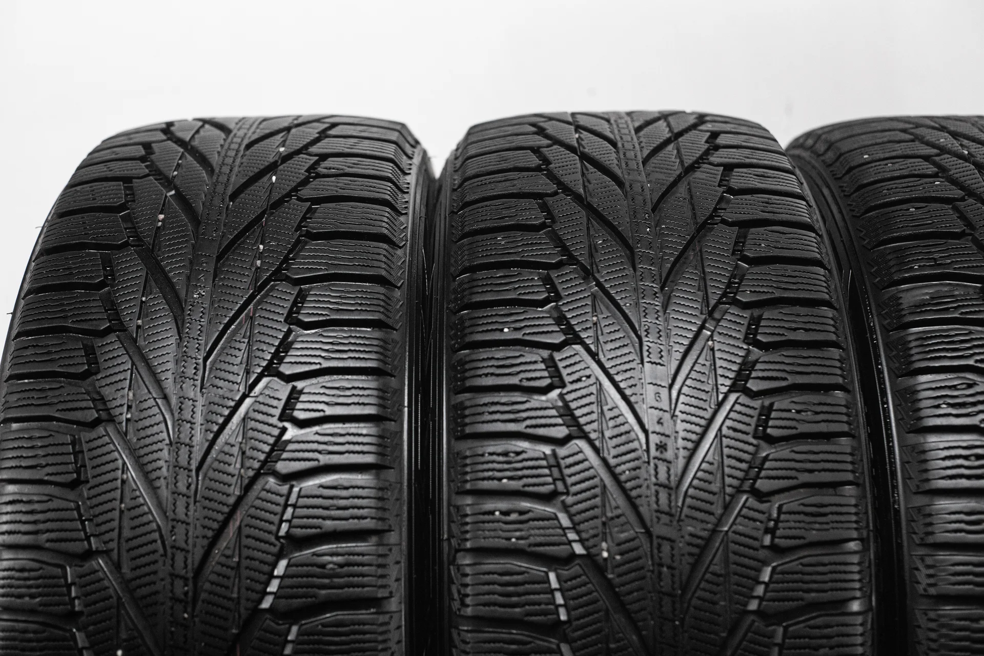 Nokian Hakkapeliitta R2 SUV 255/55 R19 111R XL - миниатюра 5