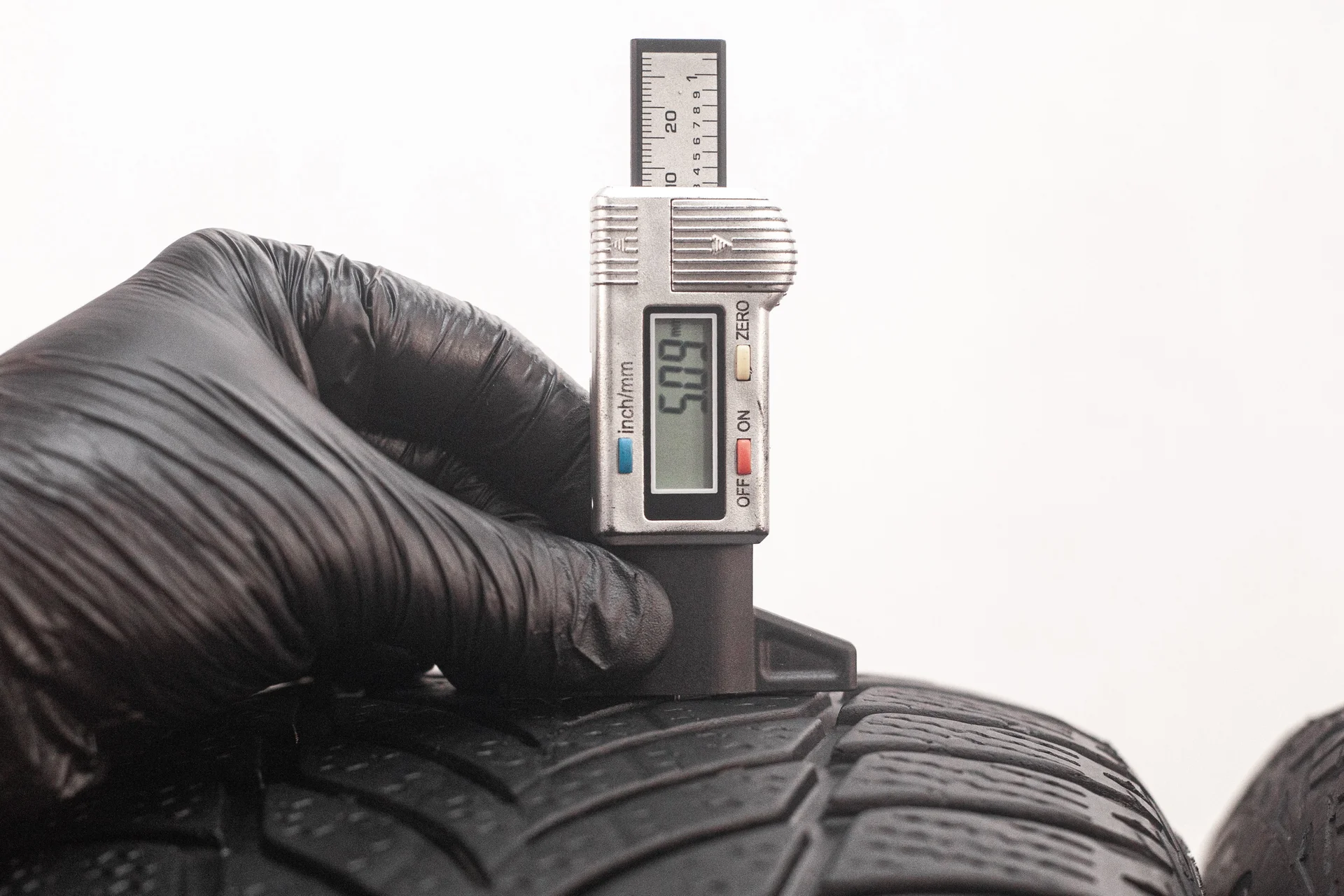 Goodyear UltraGrip Ice 2 205/55 R16 94T - миниатюра 2