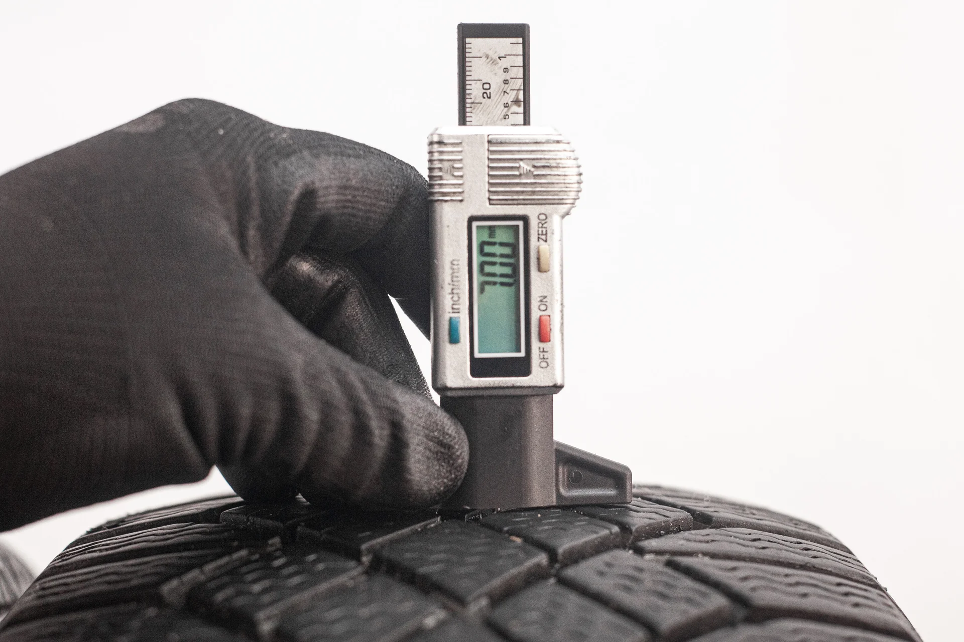 Continental VikingContact 7 215/65 R17 103T - миниатюра 2
