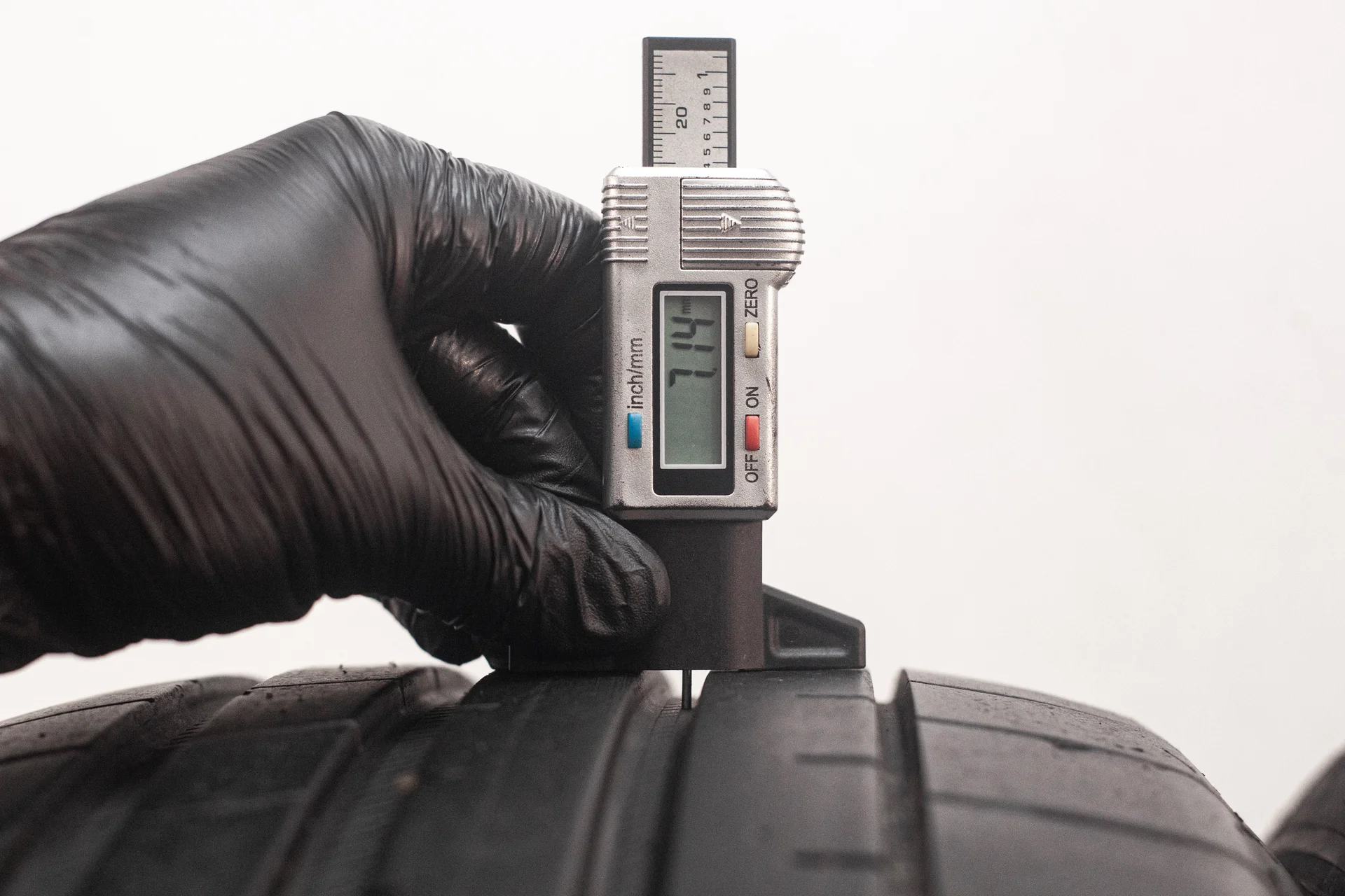Goodyear Eagle F1 Asymmetric 3 245/45 R20 99V - миниатюра 2