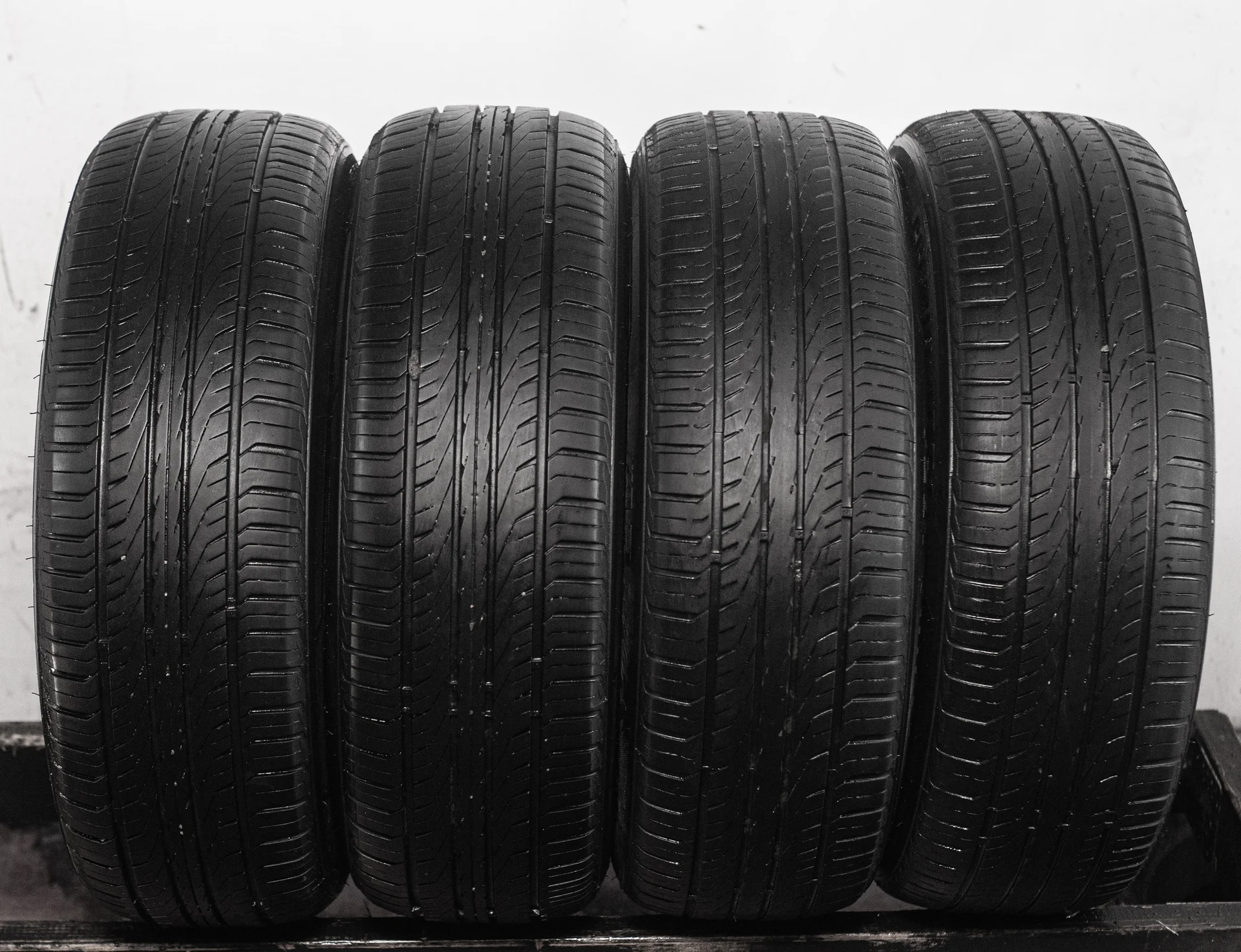 Arivo Premio ARZ1 215/60 R17 96T - изображение 1