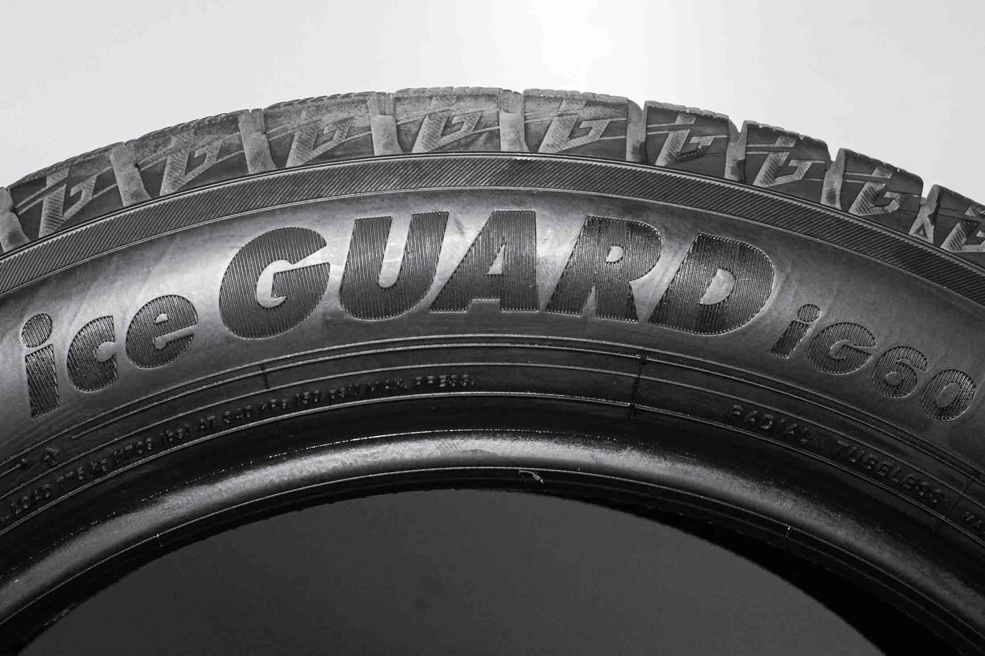 Yokohama Ice Guard IG60 215/55 R18 99Q - миниатюра 10