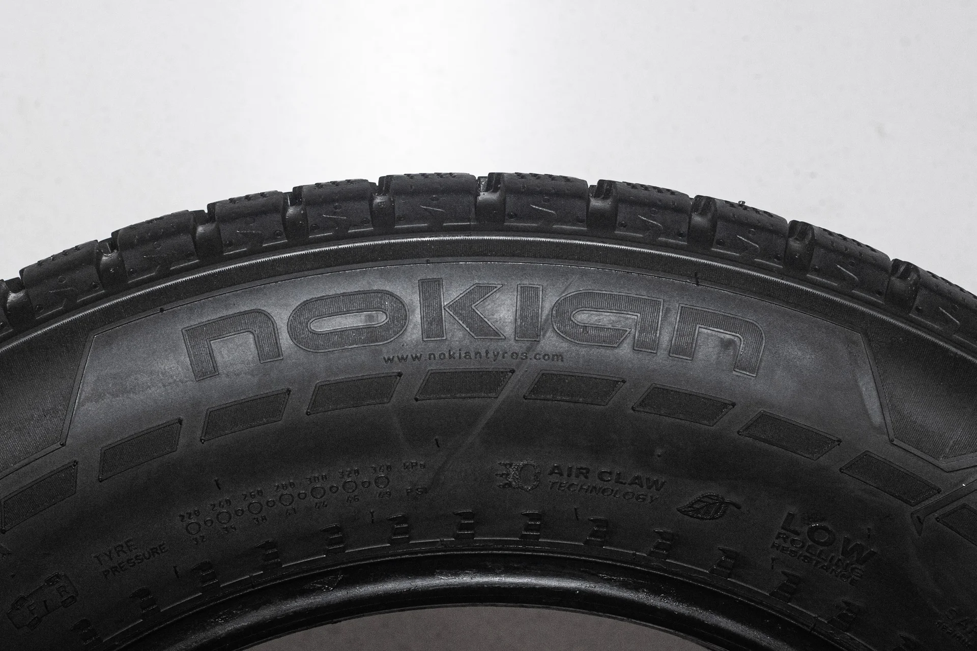 Nokian Hakkapeliitta 7 SUV 265/60 R18 114T XL - миниатюра 6