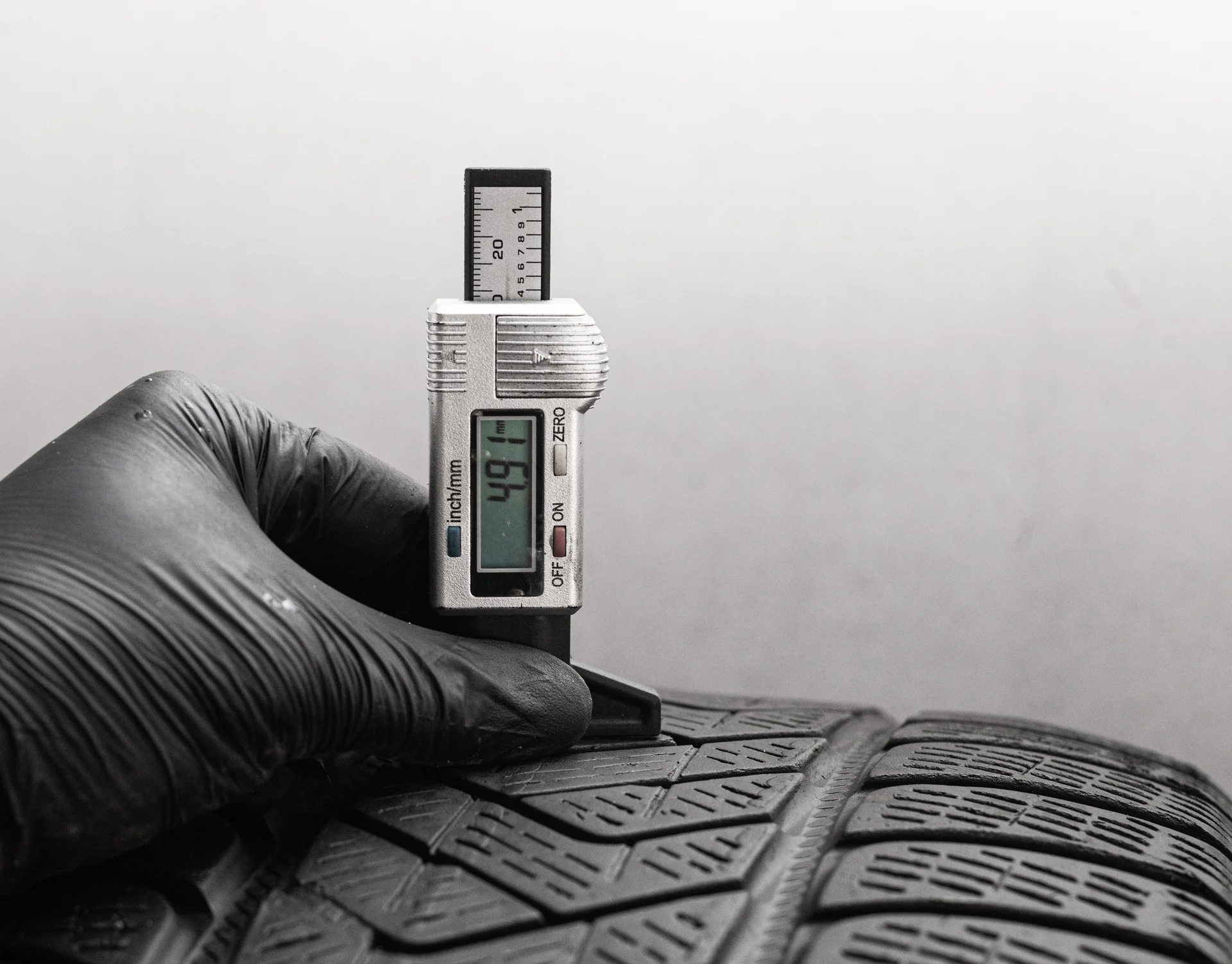 Pirelli Scorpion Winter 255/60 R18 108H - миниатюра 2