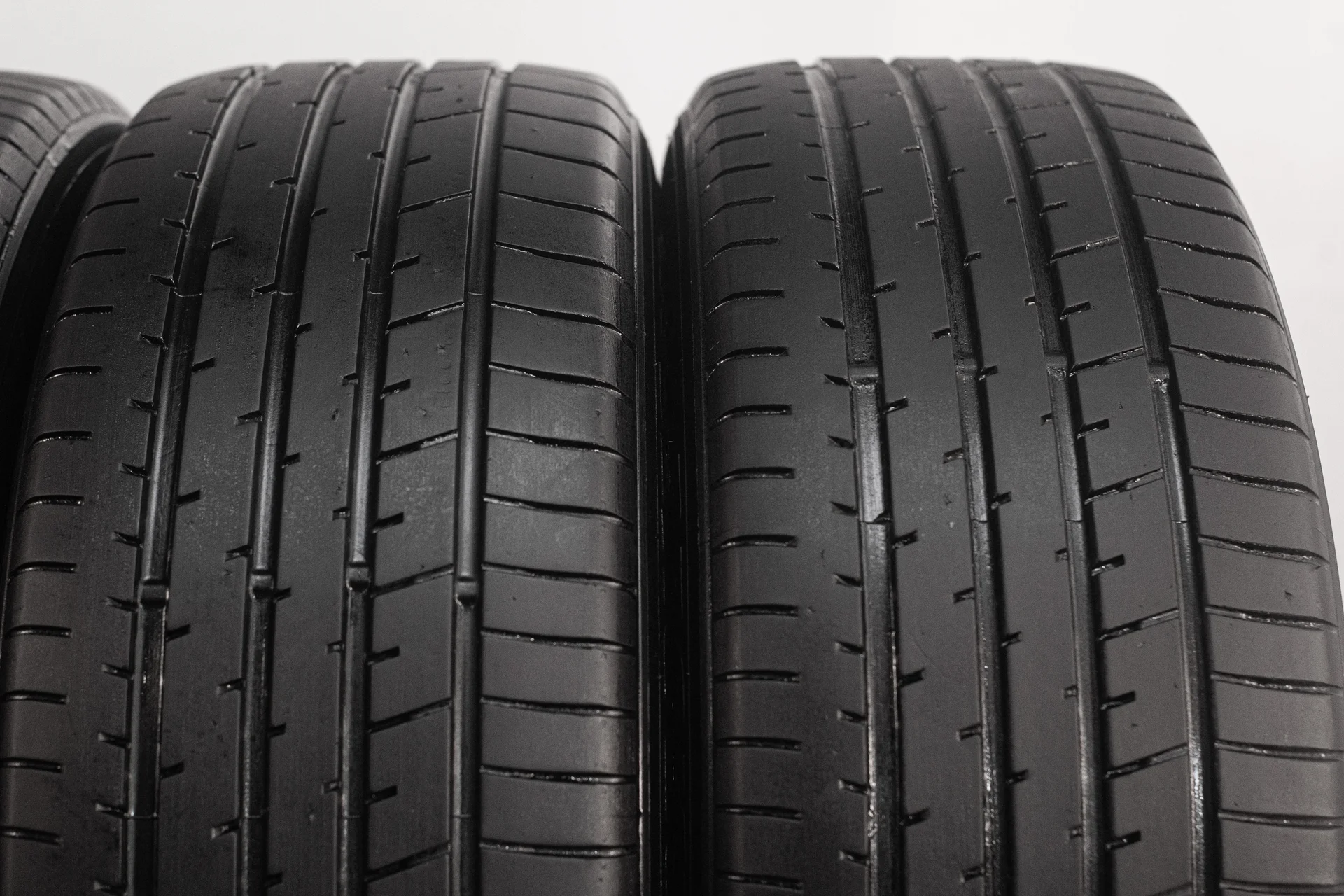 Toyo Proxes R46A 225/55 R19 99V - миниатюра 4