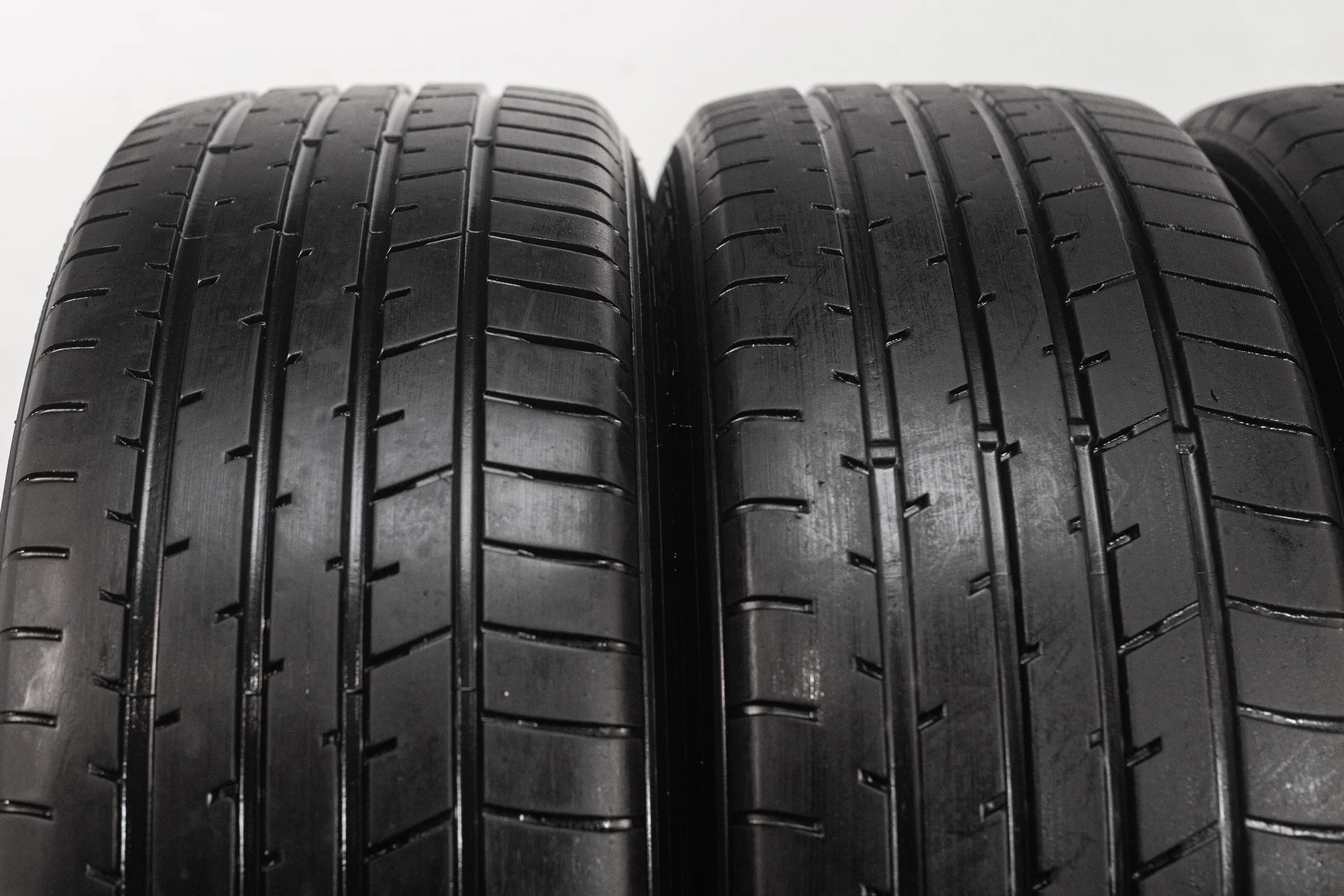 Toyo Proxes R46A 225/55 R19 99V - миниатюра 5