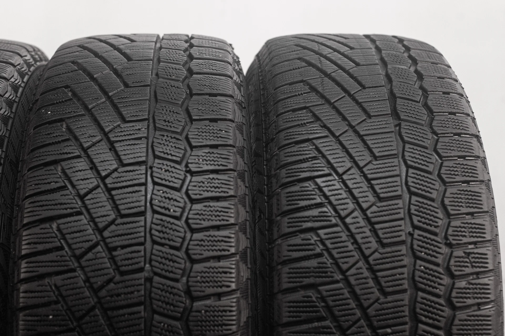 Gislaved Soft Frost 200 215/55 R17 98T - миниатюра 4