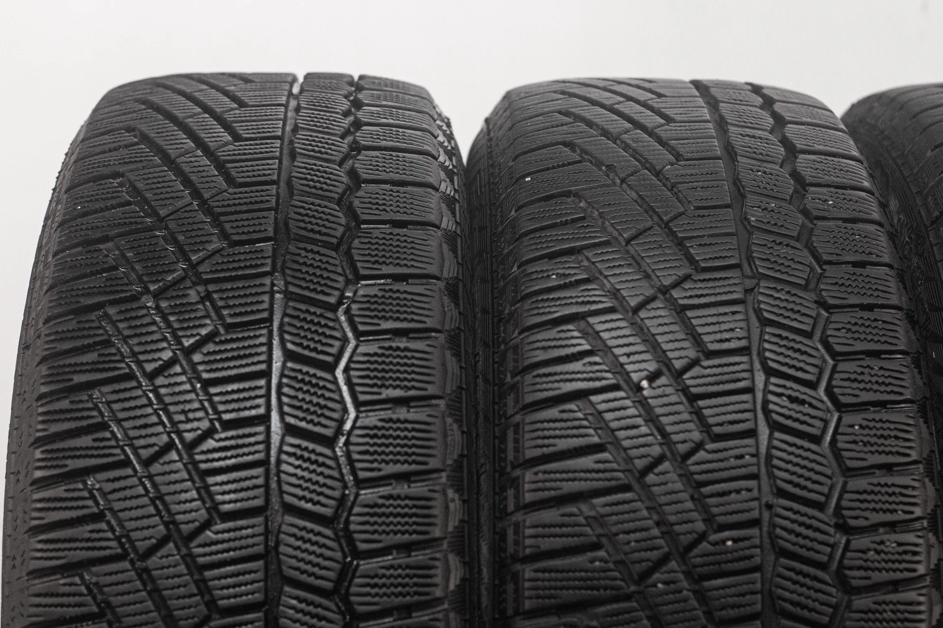 Gislaved Soft Frost 200 215/55 R17 98T - миниатюра 5