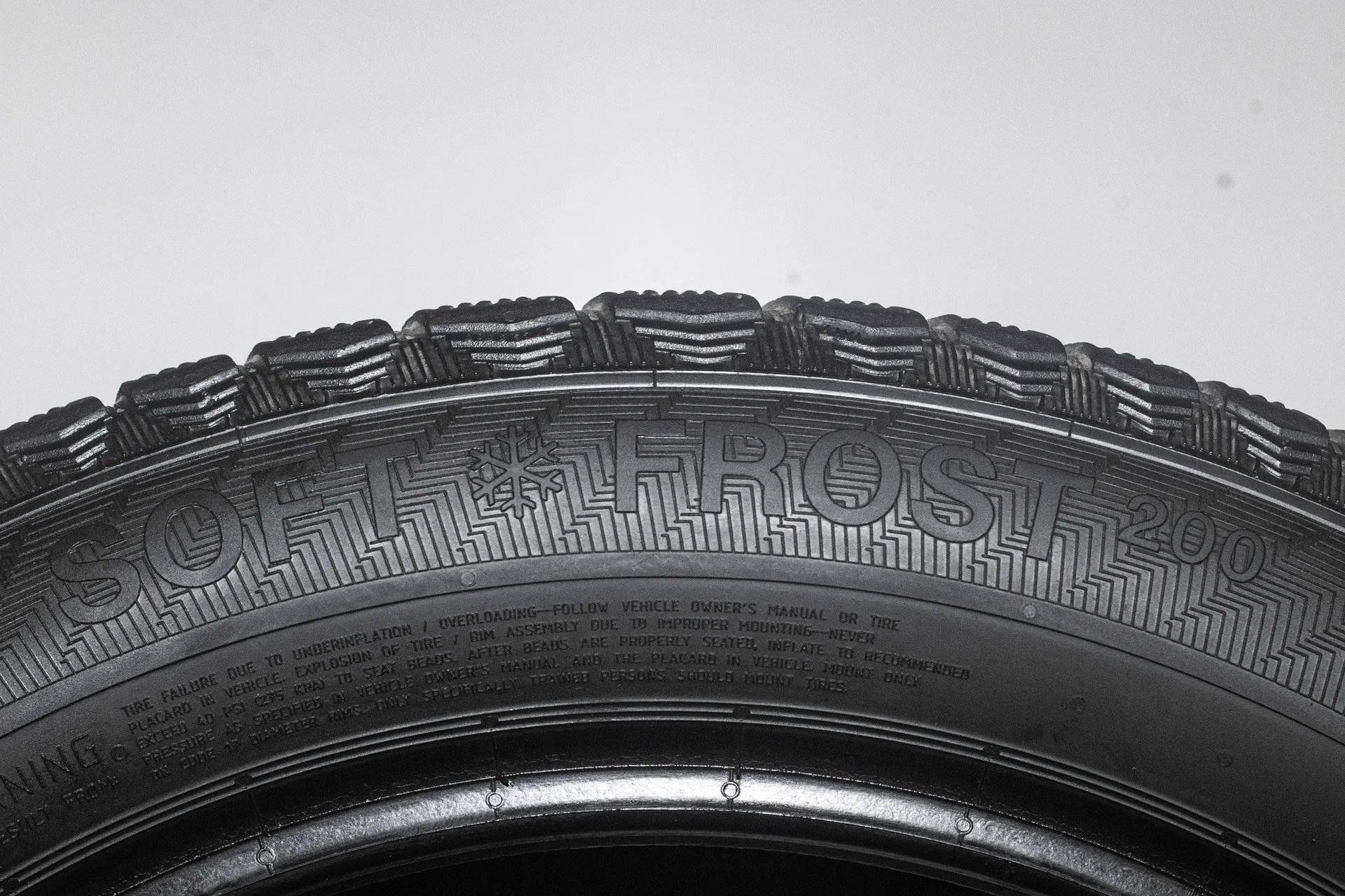 Gislaved Soft Frost 200 215/55 R17 98T - миниатюра 7