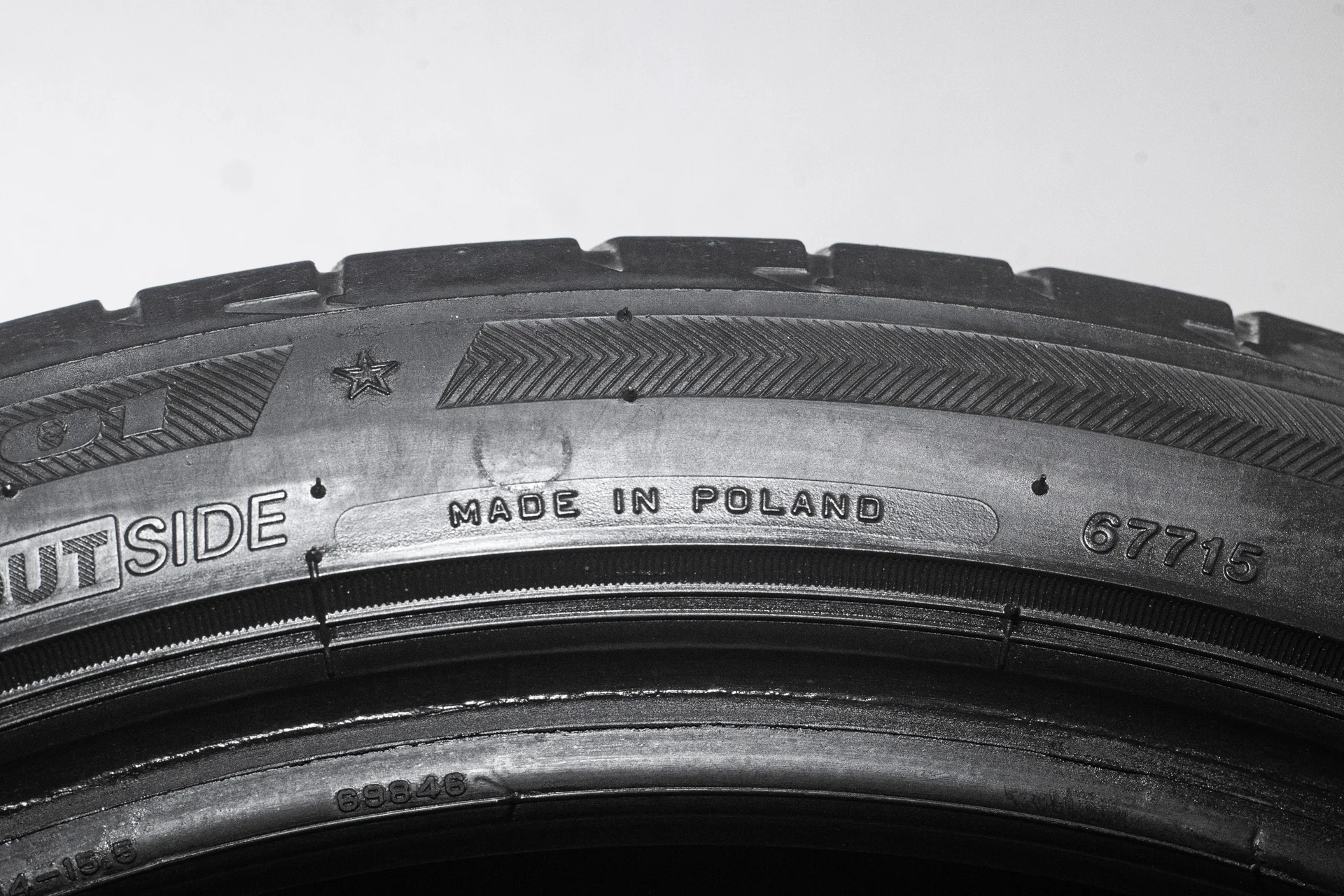 Bridgestone Potenza S001 225/40 R18 92Y RF - миниатюра 10
