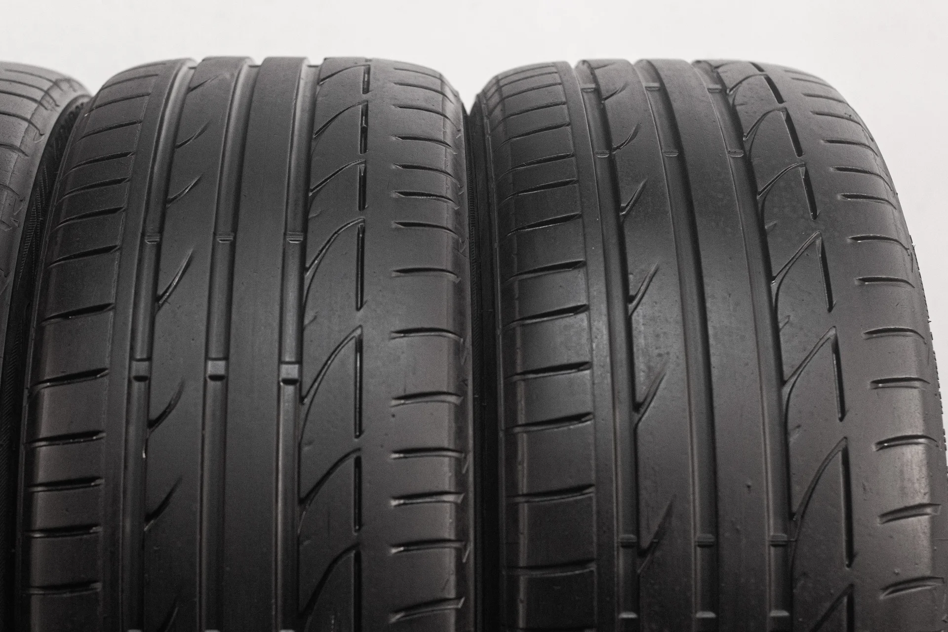 Bridgestone Potenza S001 225/40 R18 92Y RF - миниатюра 4