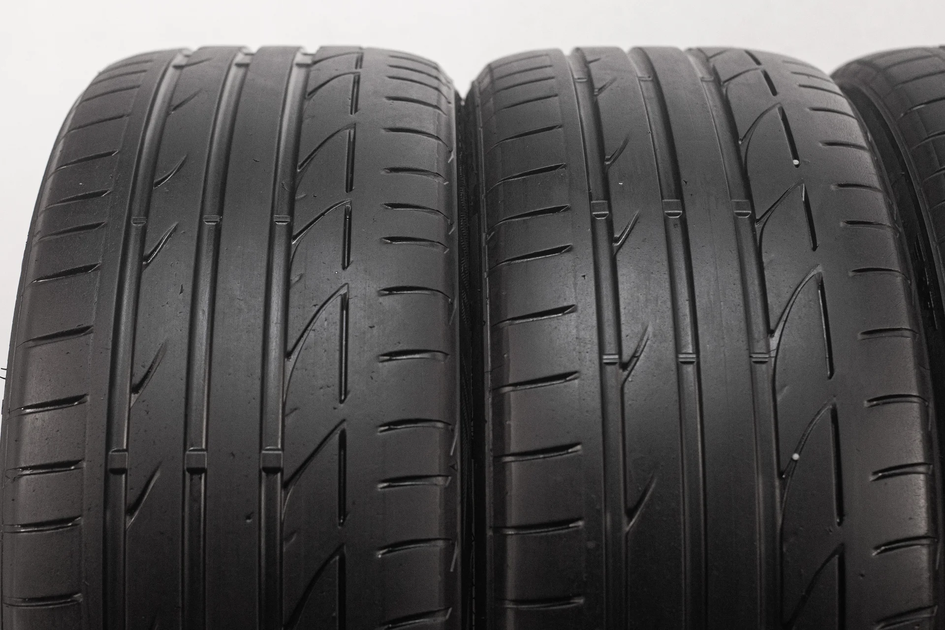 Bridgestone Potenza S001 225/40 R18 92Y RF - миниатюра 5