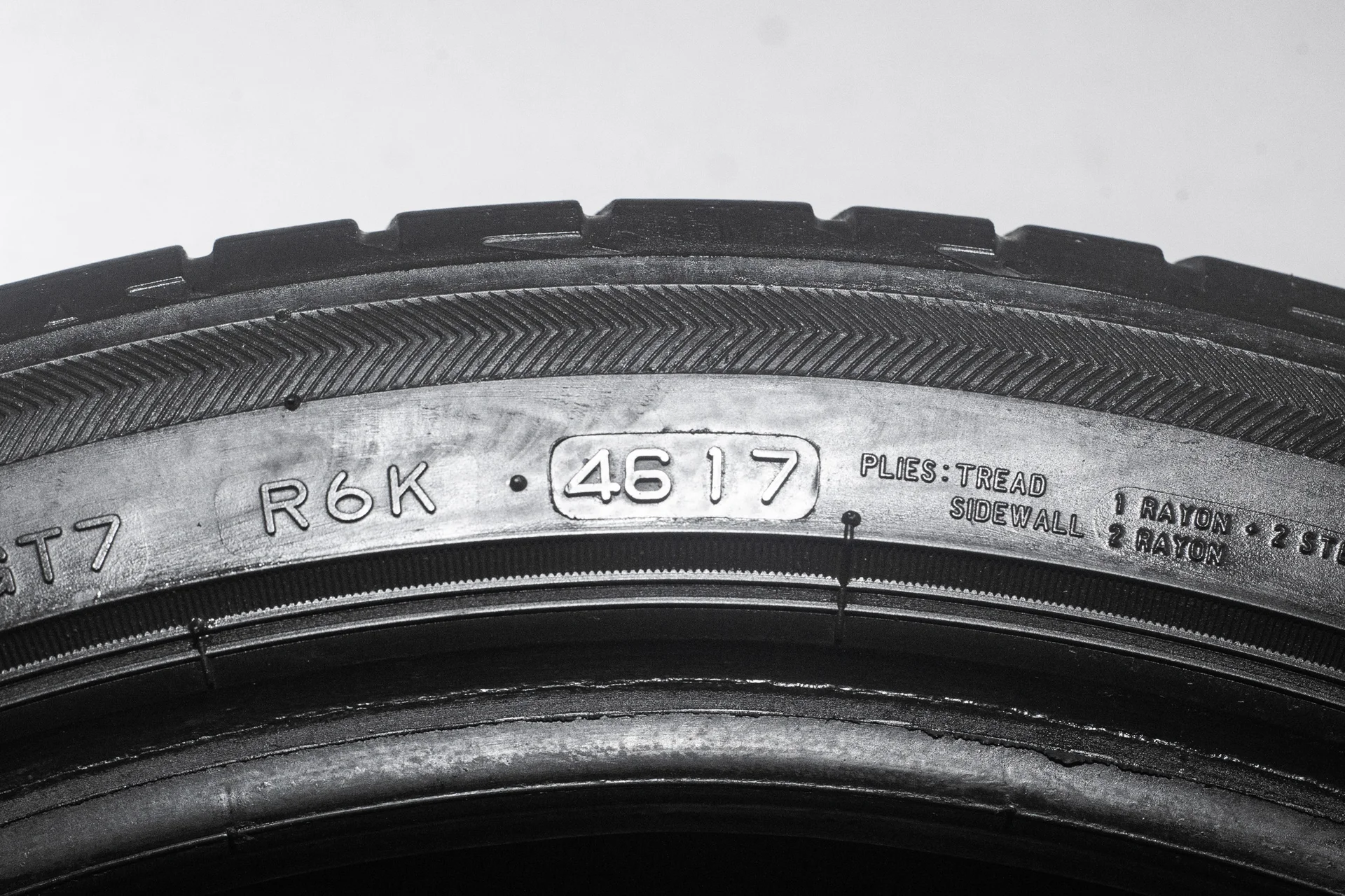 Bridgestone Potenza S001 225/40 R18 92Y RF - миниатюра 9