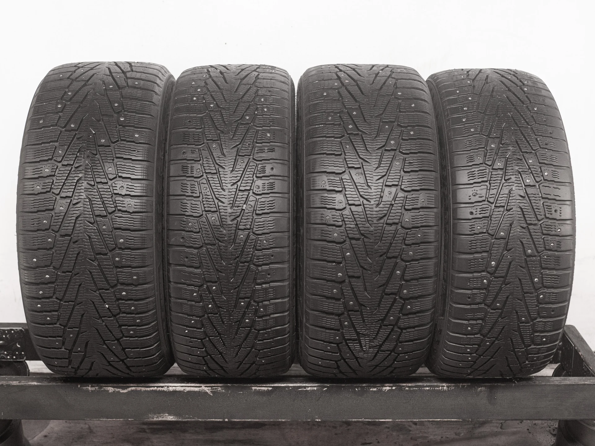 Nokia Hakkapeliitta 7 Suv 285/45 r19 111T и 255/50 r19 107Т