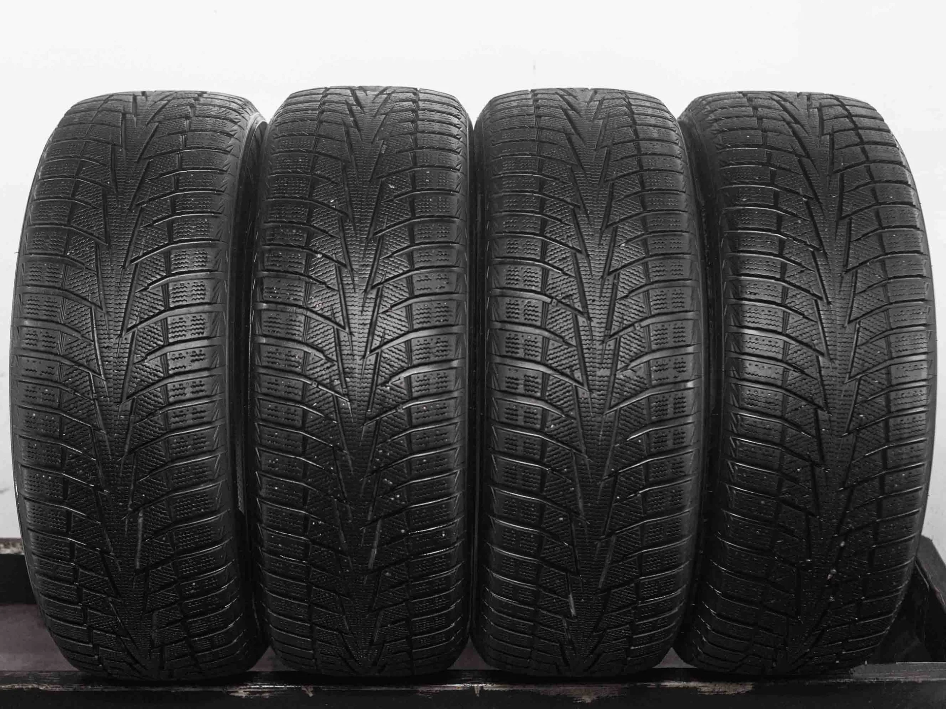 Hankook RW10 Winter i*cept X 235/55 R19 101T - изображение 1