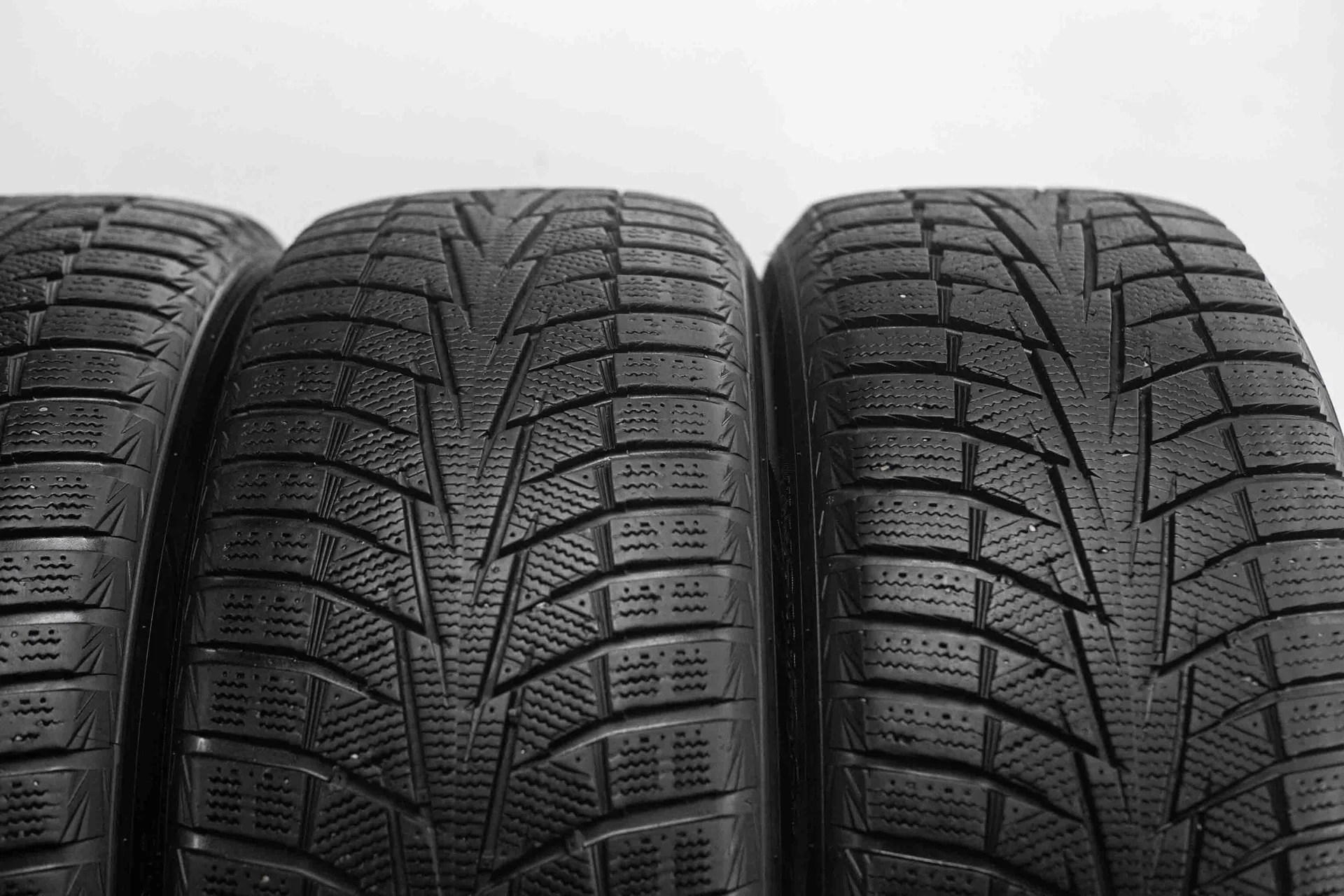 Hankook RW10 Winter i*cept X 235/55 R19 101T - миниатюра 4