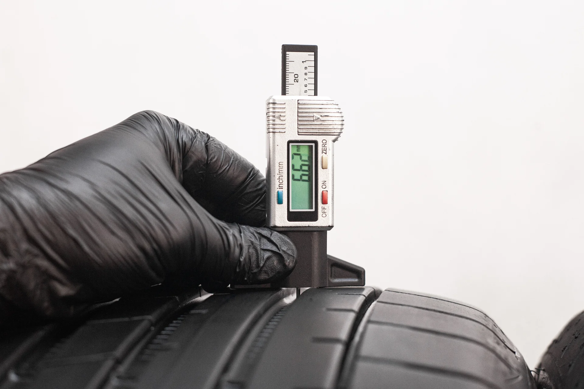 Goodyear Eagle F1 Asymmetric 3 SUV 245/45 R20 99V - миниатюра 2