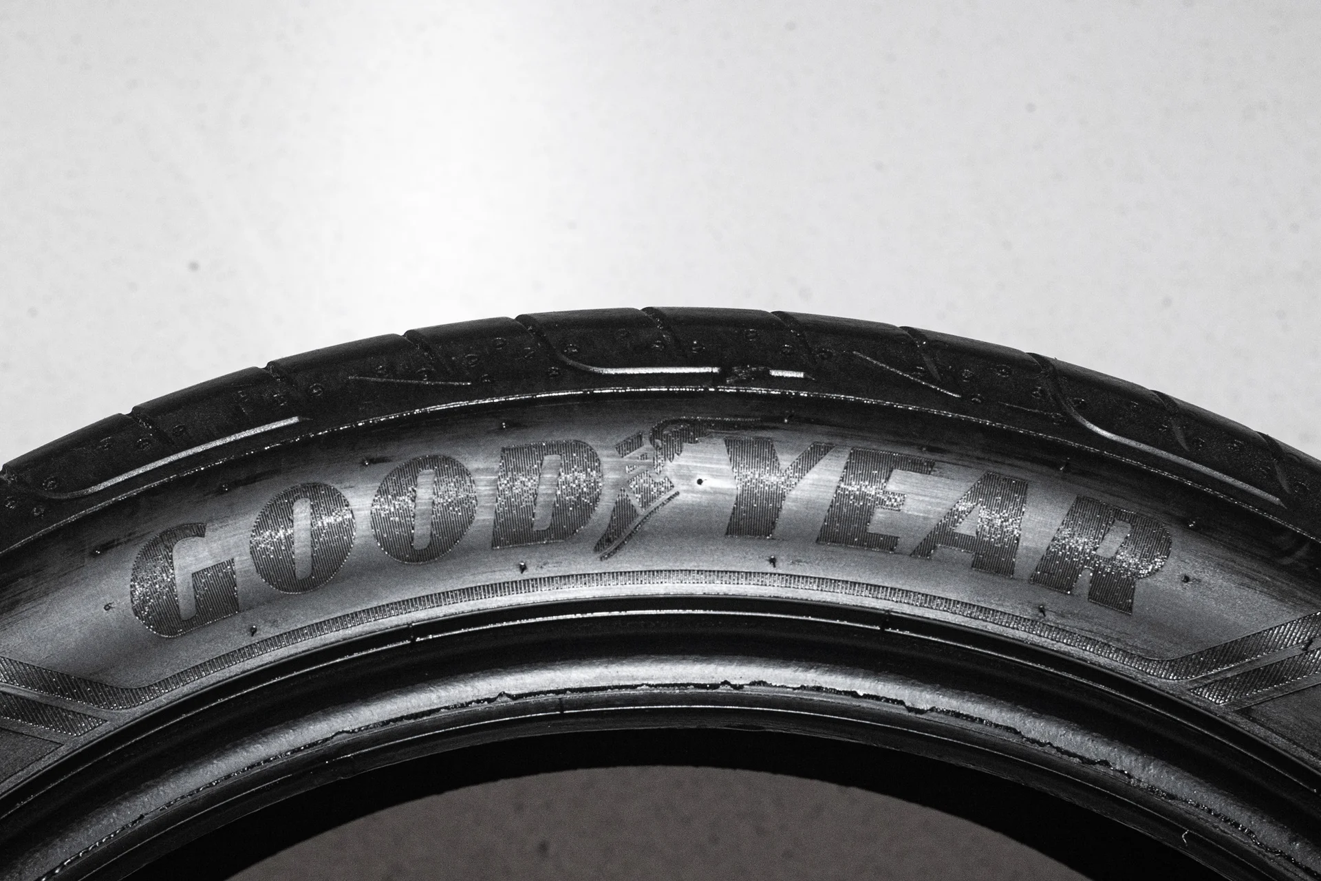 Goodyear Eagle F1 Asymmetric 3 SUV 245/45 R20 99V - миниатюра 6