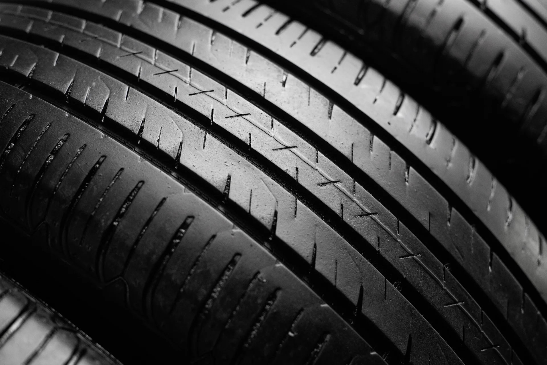 Goodyear EfficientGrip Performance SUV 225/55 R19 99V - миниатюра 3